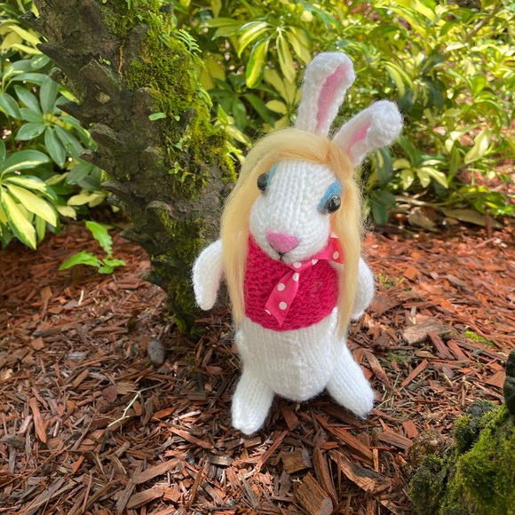 Hand crafted Barbie knit and needle felted Barbiecore bunny artisan 1 of a kind - Picture 3 of 16